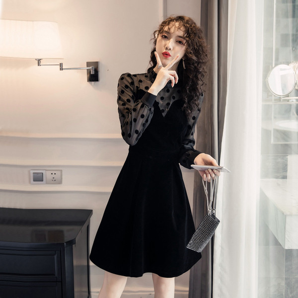 Modern női pöttyös ruha bársony pecsétes ujjakkal