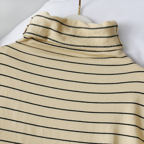 Pulover de damă modern în dungi cu guler polo înalt în patru culori