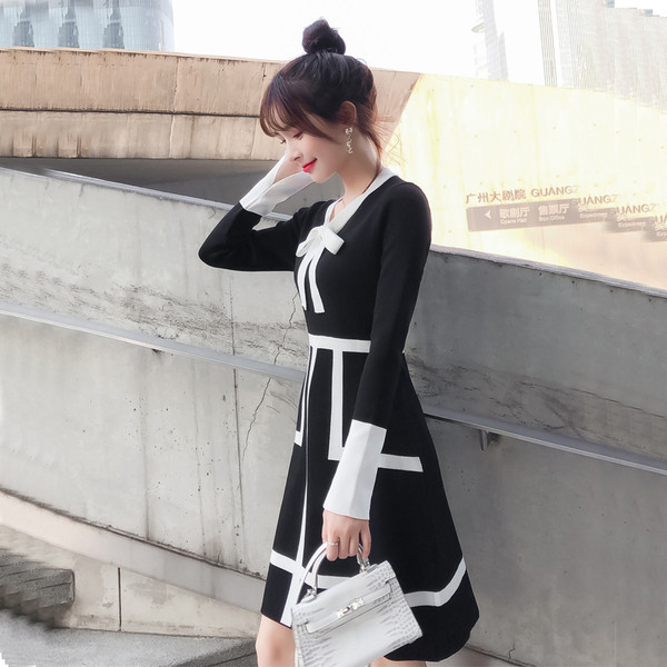 Rochie dama tricotata cu panglica - model croiat in culoarea neagra