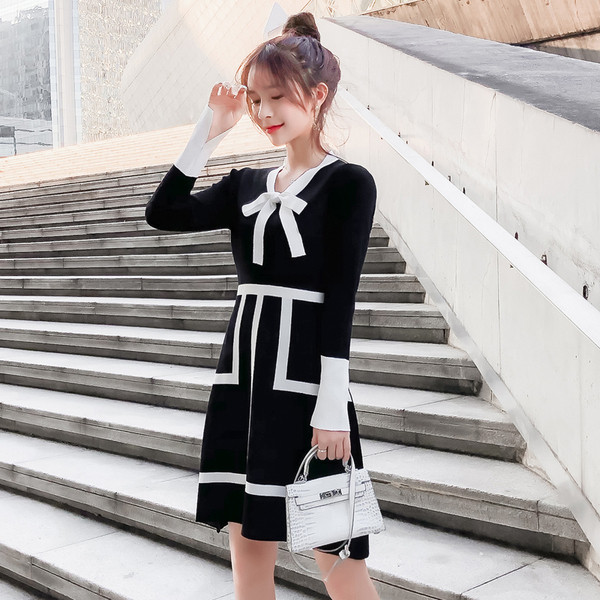 Rochie dama tricotata cu panglica - model croiat in culoarea neagra