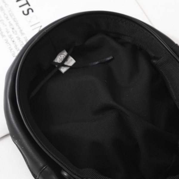 Stílusos női bőr sapka típusú sapka többféle színben