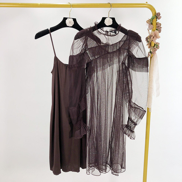 Modern női ruha két részes lila színben, tüllel