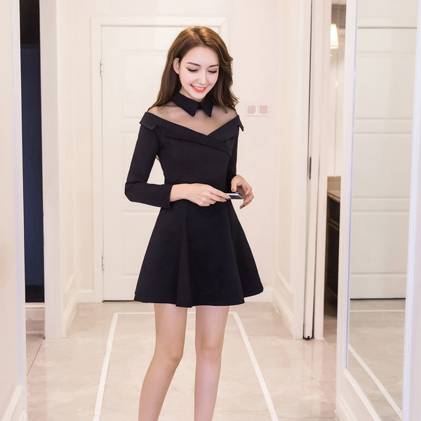 Rochie de dama cu guler si tul de culoare neagra - model croiat