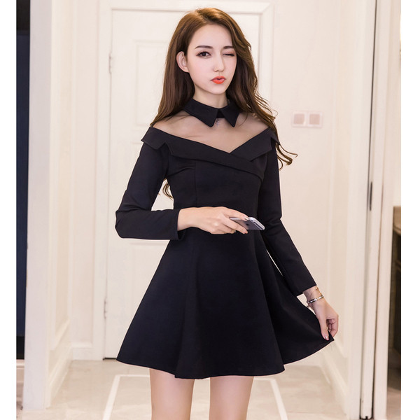 Rochie de dama cu guler si tul de culoare neagra - model croiat