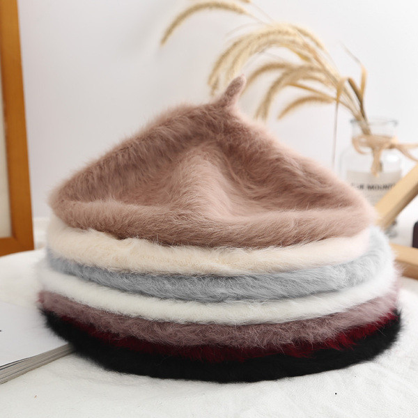 Pălărie de pluș tip beretă de damă în roz, alb, bej, mov, negru și visiniu