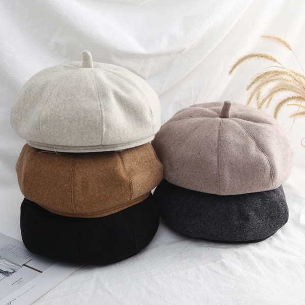 Őszi-téli női barett típusú sapka