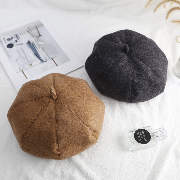 Őszi-téli női barett típusú sapka
