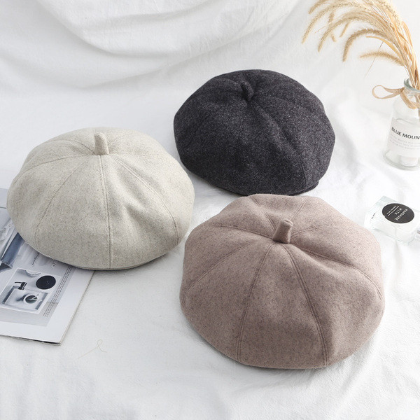 Őszi-téli női barett típusú sapka