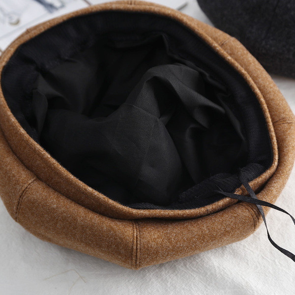 Őszi-téli női barett típusú sapka