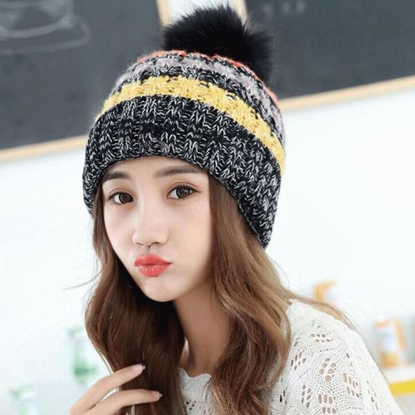 Palarie de dama tricotata iarna cu puf in sase culori