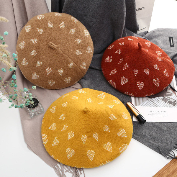 Palarie de iarna tip bereta de dama moderna in galben, maro, rosu, negru, gri si roz