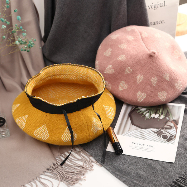 Palarie de iarna tip bereta de dama moderna in galben, maro, rosu, negru, gri si roz