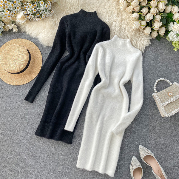 Pehelyszínes női téli ruha pólógallérral, fehér és fekete színben