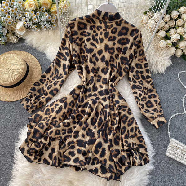 Rochie moderna de dama in stil retro si imprimeu leopard in gri si maro