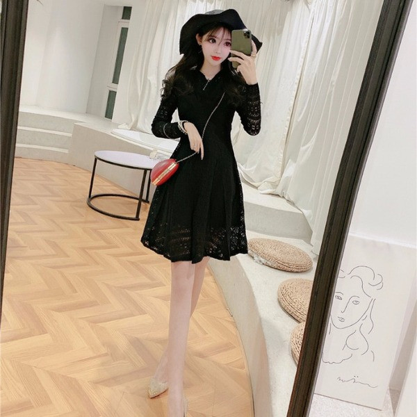 Fekete-fehér női csipke ruha