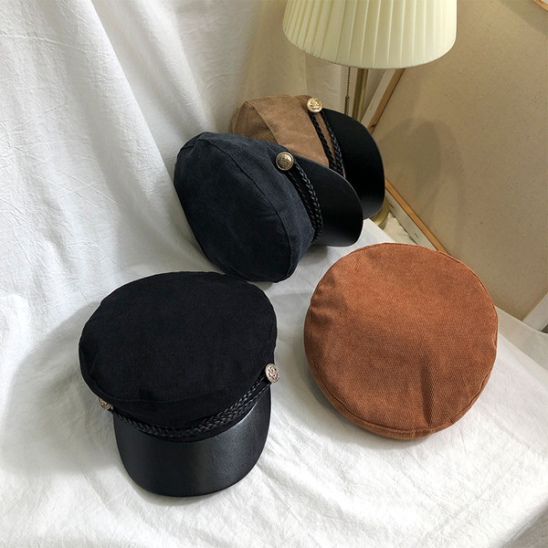 Modern női sapka napellenzővel és fém elemmel, négy színben