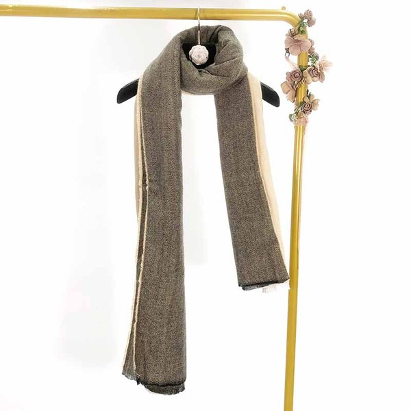 Női modern őszi-téli sál barna színben