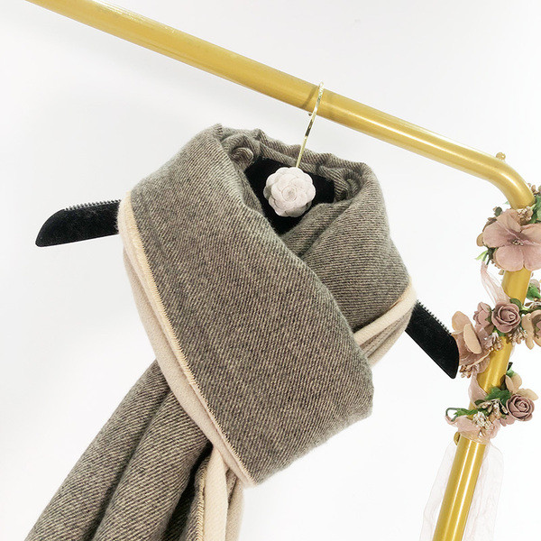 Női modern őszi-téli sál barna színben