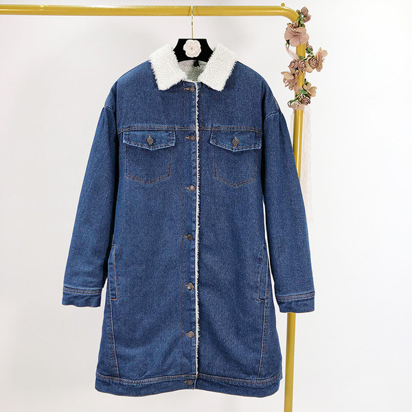 Hosszú őszi-téli farmerdzseki kék színben, gombokkal és meleg béléssel