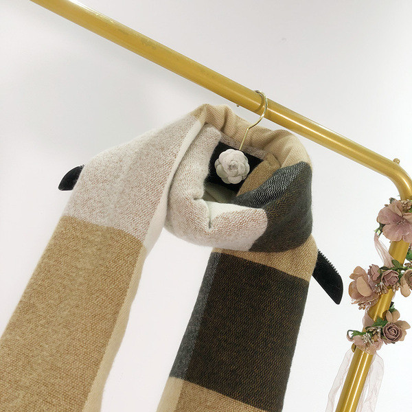 Női kockás őszi-téli sál barna színben