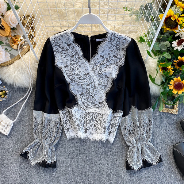 Stílusos női ing három színben V-nyakkal és csipkével