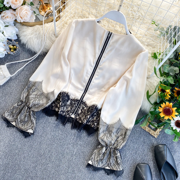 Stílusos női ing három színben V-nyakkal és csipkével