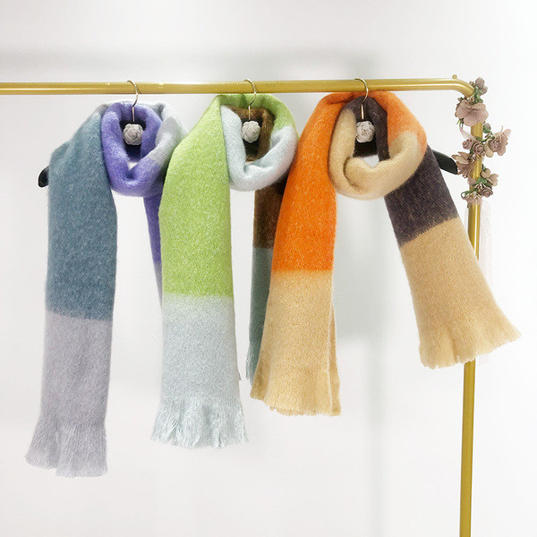 Modern kockás sál narancssárga, zöld és kék színben