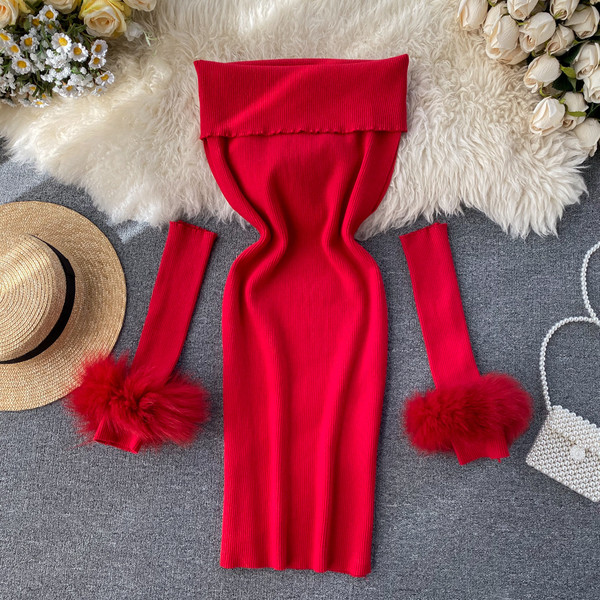 Vékony kötésből készült női ruha csupasz vállakkal piros és fekete színben