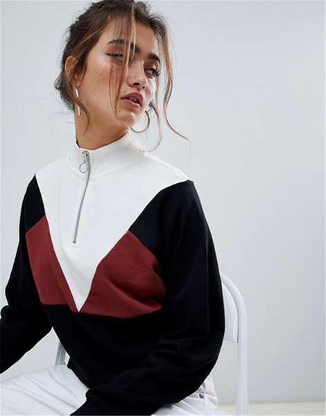 Női alkalmi pulóver cipzárral és magas gallérral fekete színben