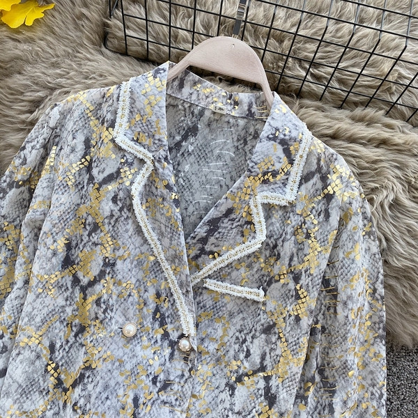 Modern női sifon ing kígyómintával, arany és ezüst színben