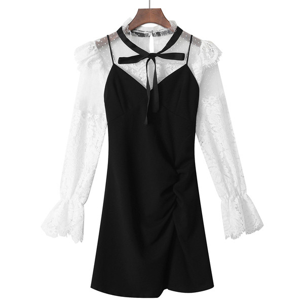 Modern női ruha csipkeujjal - retro stílusú fekete színben