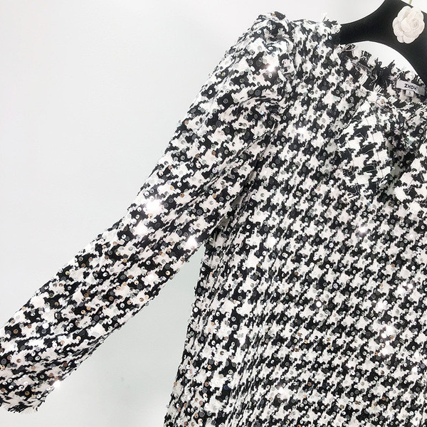 Női tweed ruha, buff ujjú, rojtok és flitterek