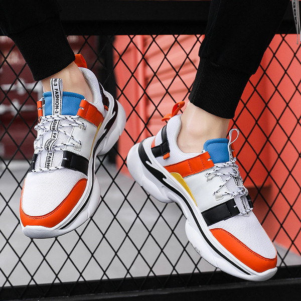 Sport-alkalmi férfi tornacipő ÚJ modell szürke, fekete és fehér fűzővel