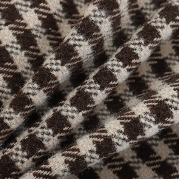 Női kockás szoknya magas derékkal, barna és fekete színben