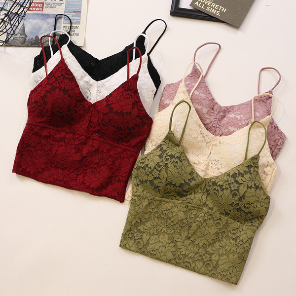 Csipke női rövid akasztófelső vékony pántokkal és V-nyakkal