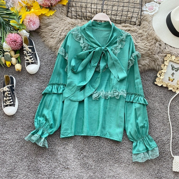 Modern női ing szalaggal és csipkével az ujján négy színben