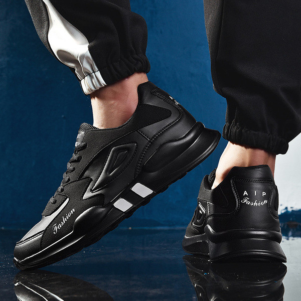 Alkalmi férfi tornacipő fűzővel és vastag talppal, fekete, szürke és piros színben