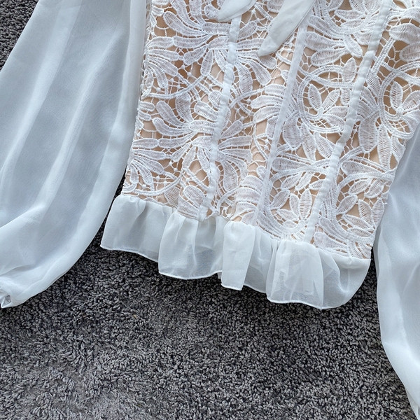 Modern női sifon ing szalaggal és hímzéssel fehér és fekete színben