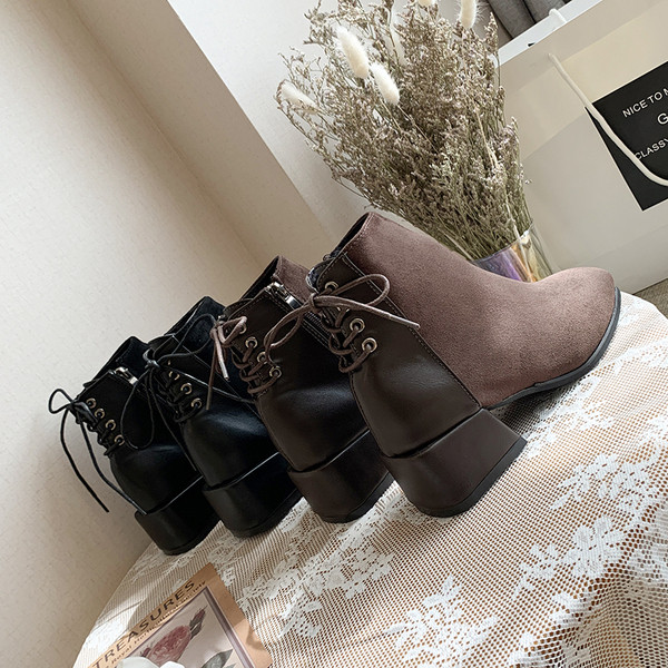 Női csizma fűzővel és vastag sarkú fekete és barna színben