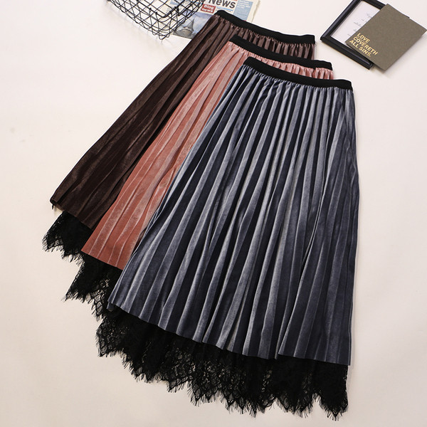 Hajtogatott bársony női szoknya magas derékkal és csipkével