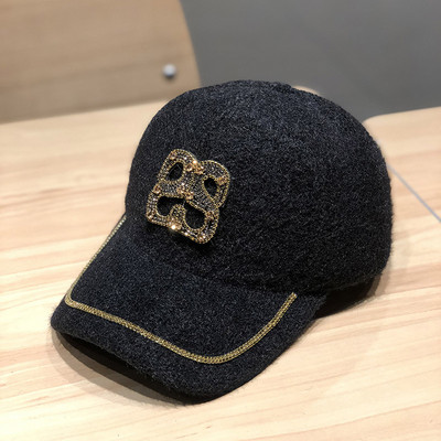 Női pehelysapka baseball sapkával díszítő kövekkel