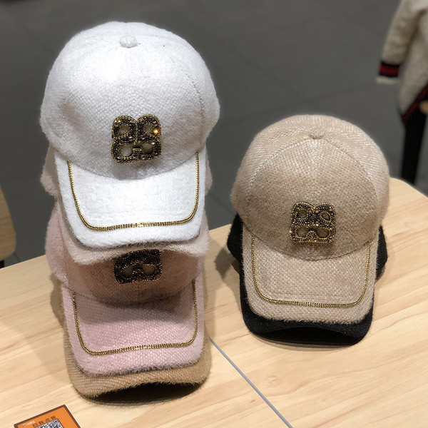 Női pehelysapka baseball sapkával díszítő kövekkel