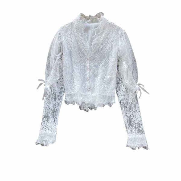 Modern női csipke ing szalaggal és spitz nyakkivágással, fehér színben