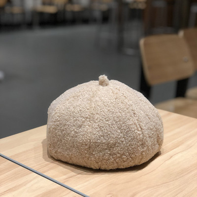 Őszi-téli női barett típusú sapka