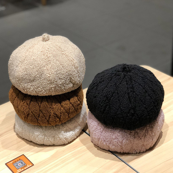 Őszi-téli női barett típusú sapka