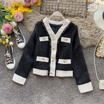 Modern női őszi rövid kabát gombokkal és spitz nyakkivágással fehér és fekete színben