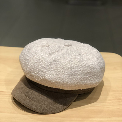 Női téli sapka napellenzővel fekete, barna, sárga, rózsaszín és fehér színben