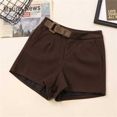 Retro stílusú női rövidnadrág magas derékkal, négy színben