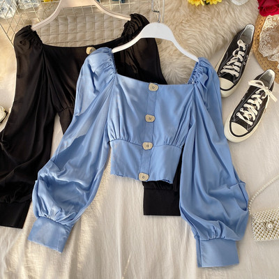 Modern női rövid blúz négyzet alakú nyakkivágással és hosszú, széles ujjú több színben