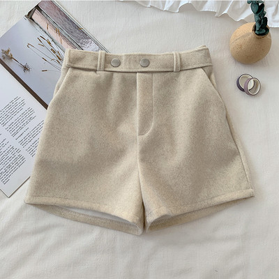 Női rövidnadrág széles modell négy színben, magas derékkal